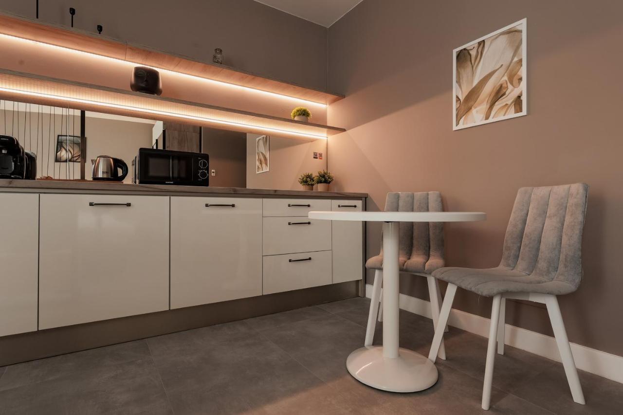 Aparthotel Nest Inn David Prodan คลูจ-นาโปกา ภายนอก รูปภาพ